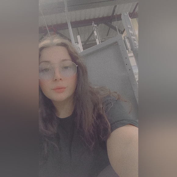 Meet Posher Sydney - Picture 2 of 2